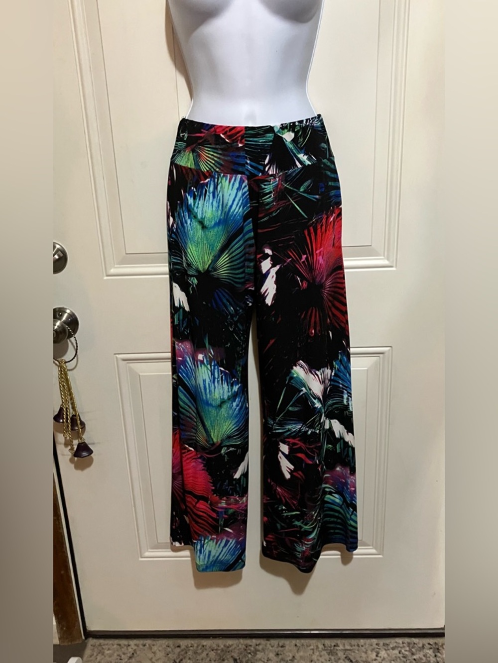 Soft Surroundings Black Wide-Leg Pants & Neon Tropical Print never worn Pristine